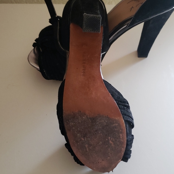 Badgley Mischka 7" black suede platform sandals - Picture 4 of 4